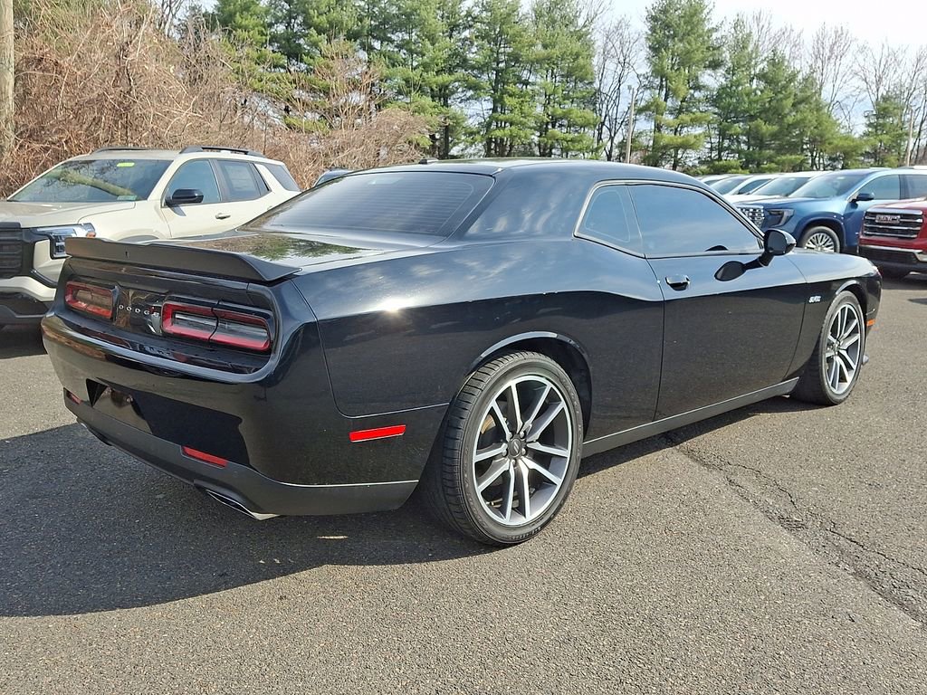 Used 2023 Dodge Challenger R/T RWD image 6