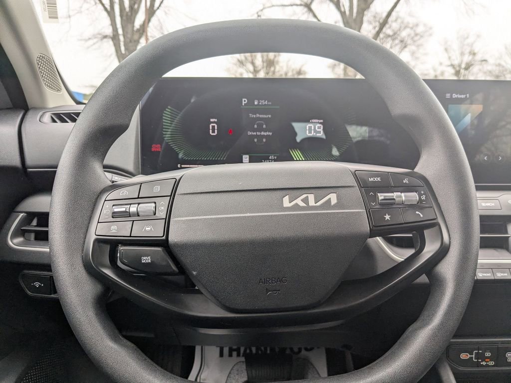 Used 2025 Kia K4 LXS image 46