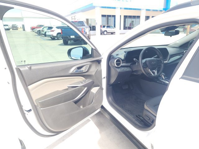 Used 2025 Chevrolet Trax ACTIV w/ Driver Confidence Package FWD image 18