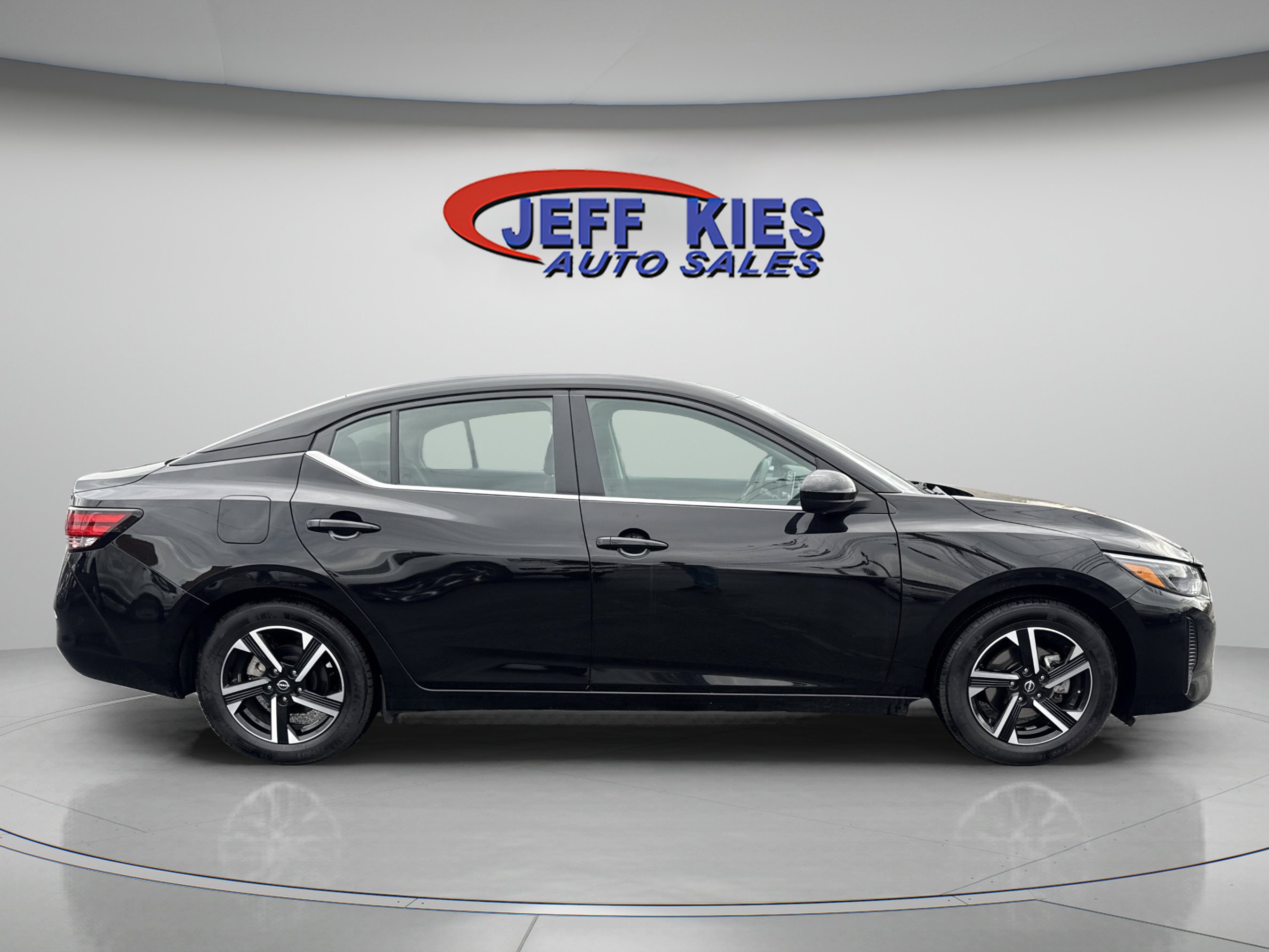 Used 2024 Nissan Sentra SV image 4