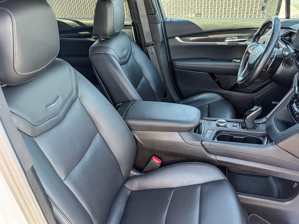 Used 2022 Cadillac XT6 Sport w/ Technology Package image 39