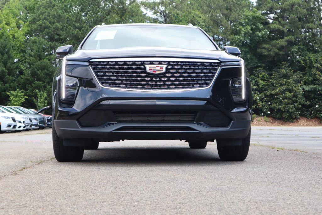 Used 2025 Cadillac XT4 Premium Luxury image 3