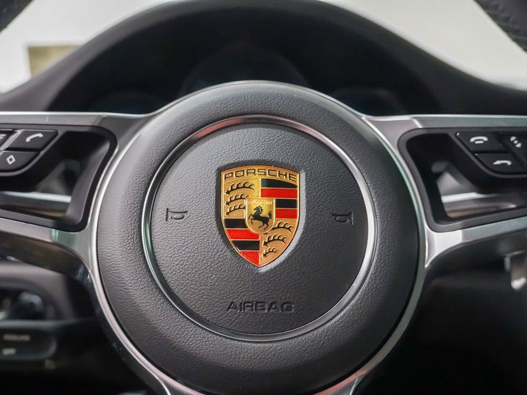 Certified 2021 Porsche Macan image 27