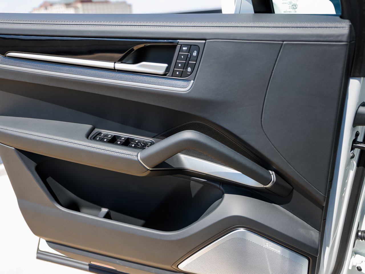 New 2025 Porsche Cayenne GTS image 22