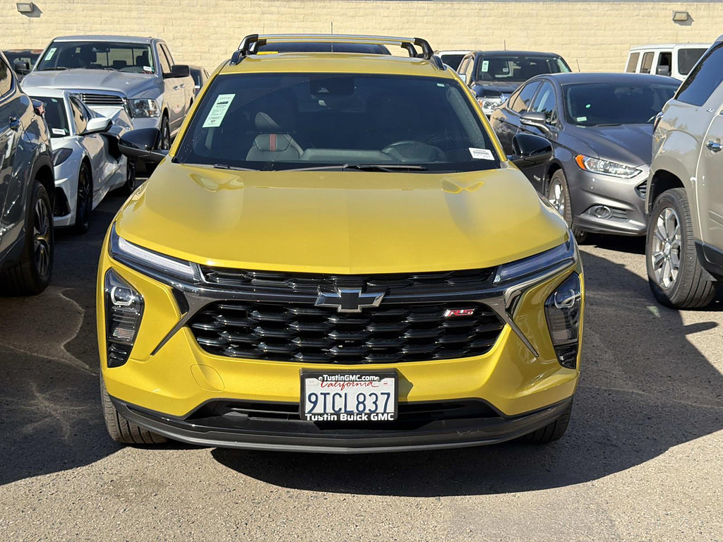 Used 2025 Chevrolet Trax RS w/ Driver Confidence Package FWD image 2
