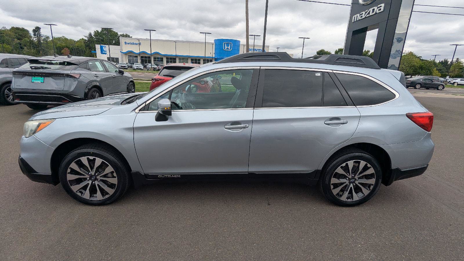 Used 2016 Subaru Outback 2.5i Limited AWD/4WD image 3