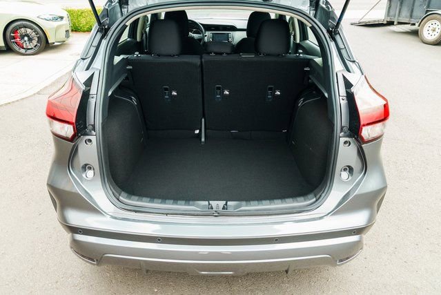 New 2025 Nissan Kicks Play S image 7