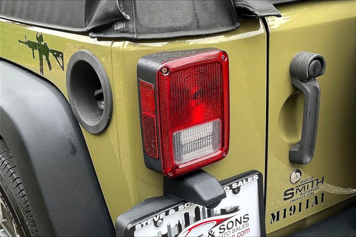 Used 2013 Jeep Wrangler Sport AWD/4WD image 22