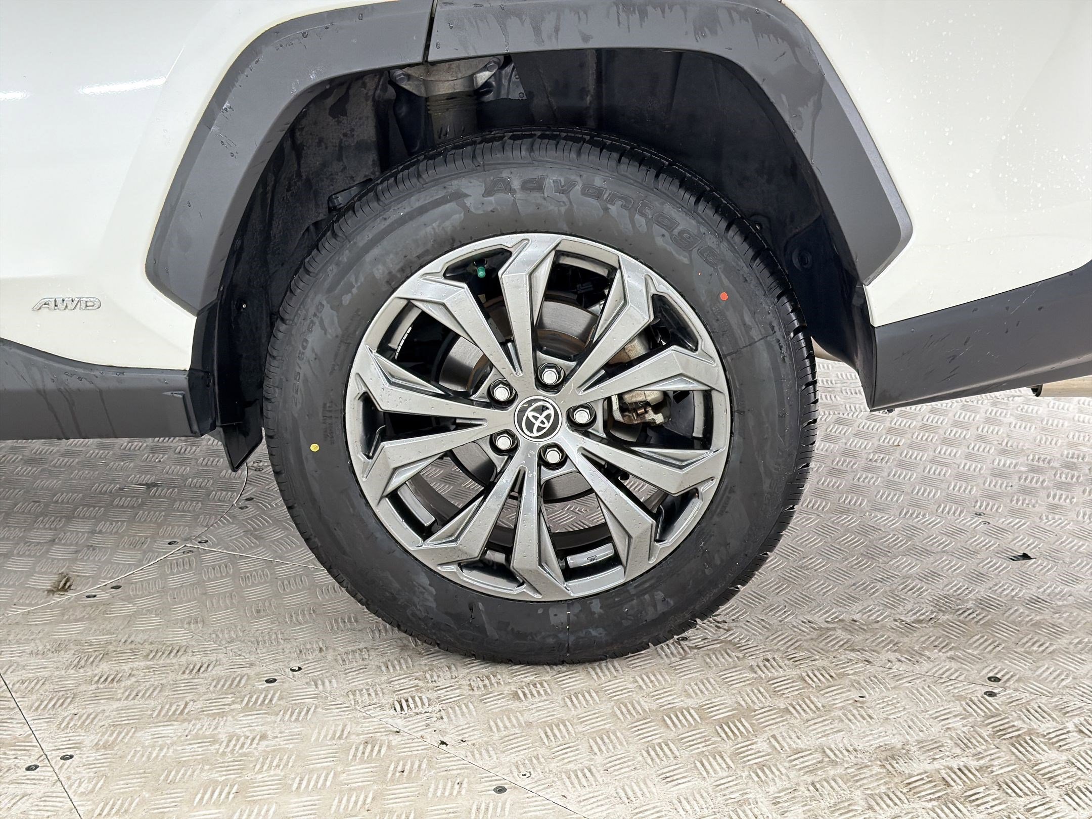 Used 2022 Toyota RAV4 XLE Premium AWD/4WD image 12