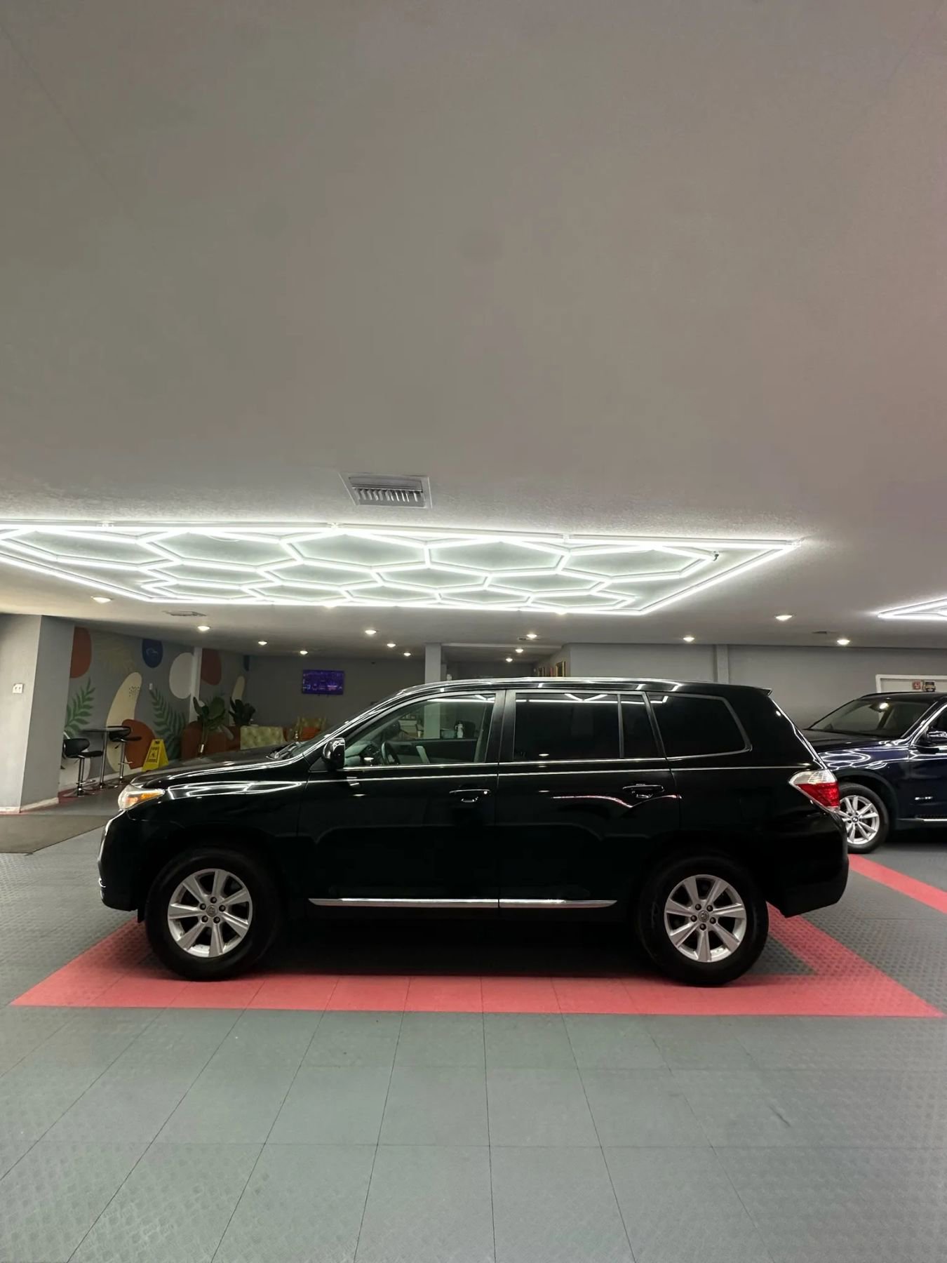 Used 2013 Toyota Highlander SE image 3