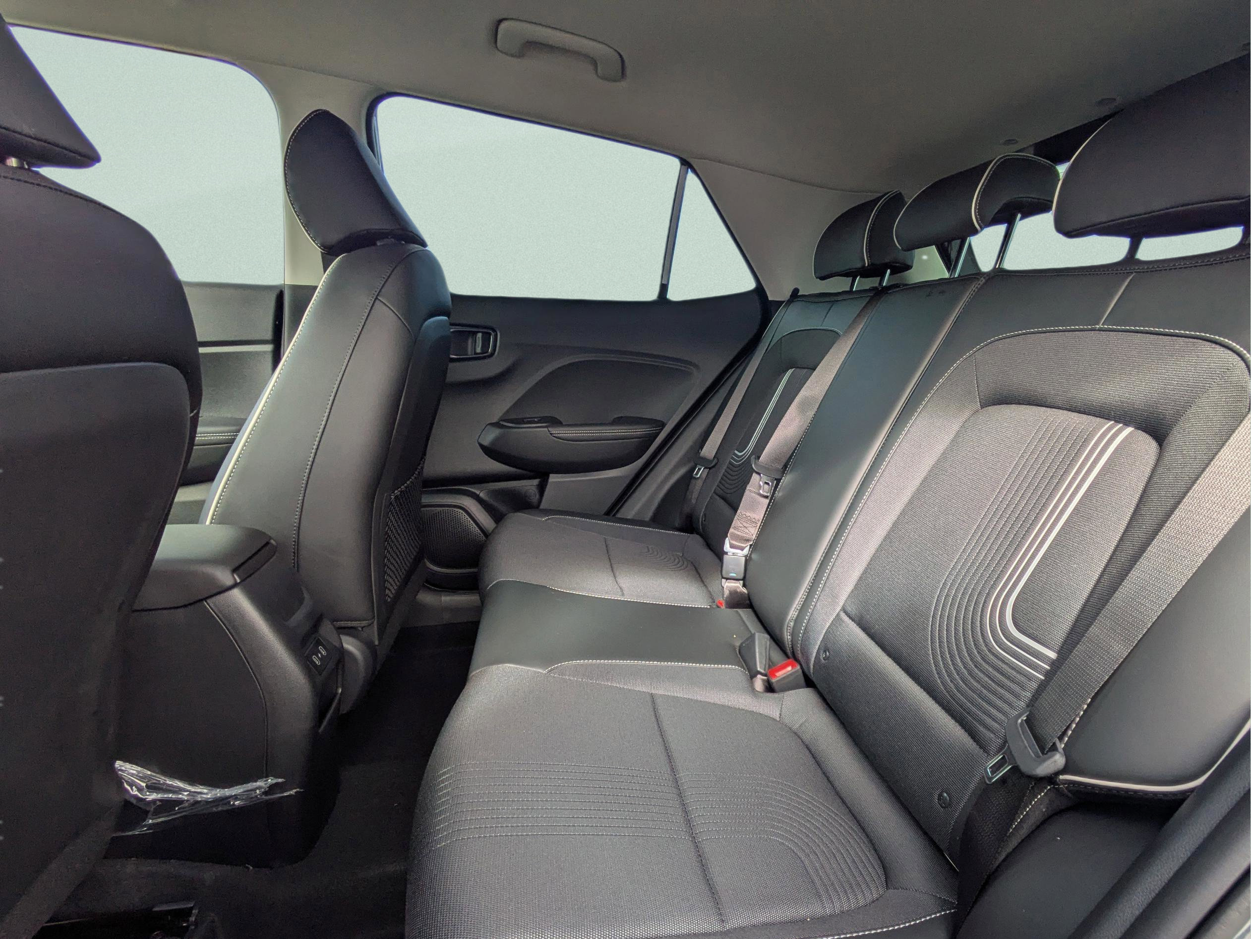 New 2026 Hyundai Venue SEL FWD image 29