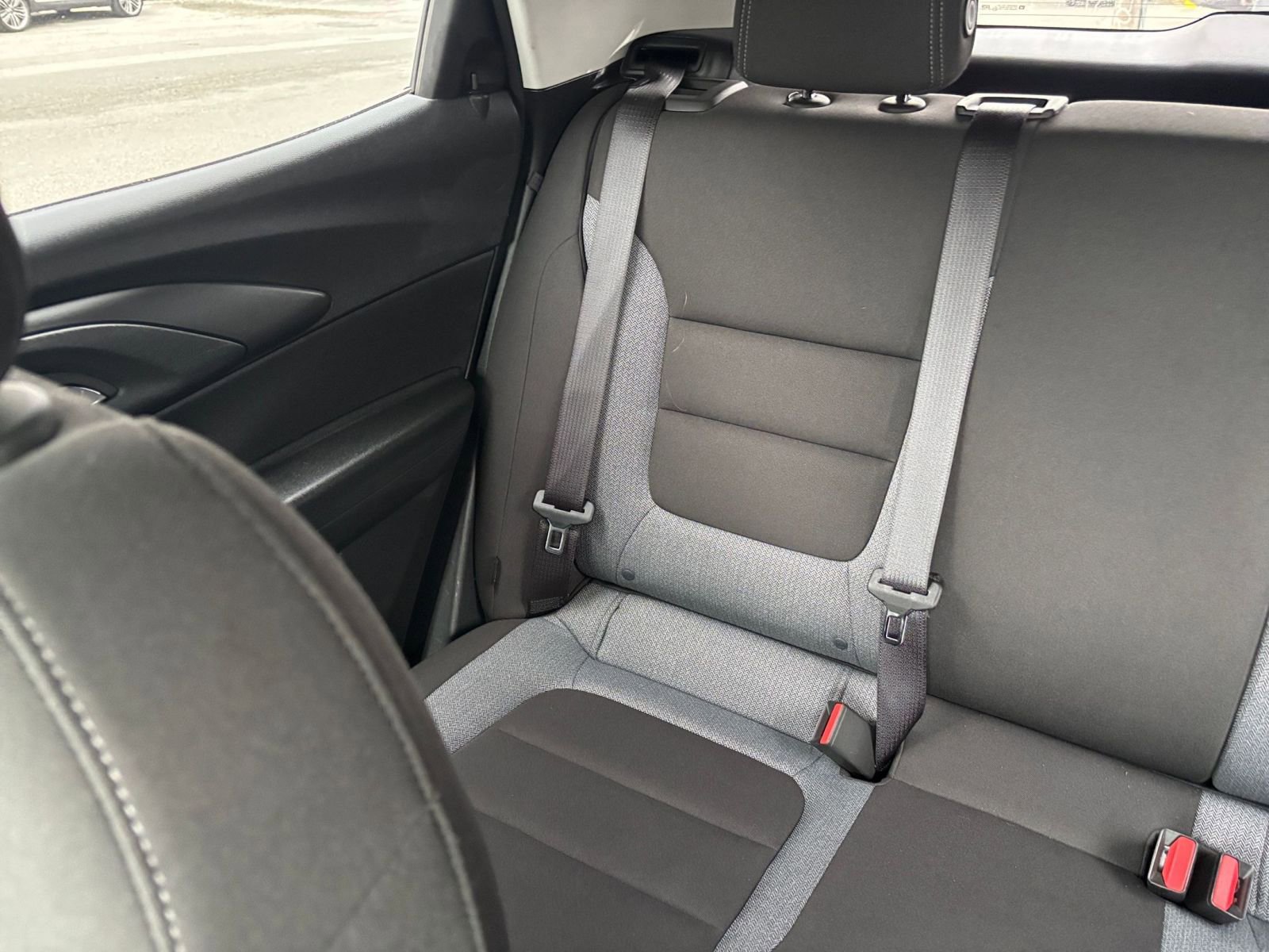 Used 2025 Chevrolet TrailBlazer LT image 35