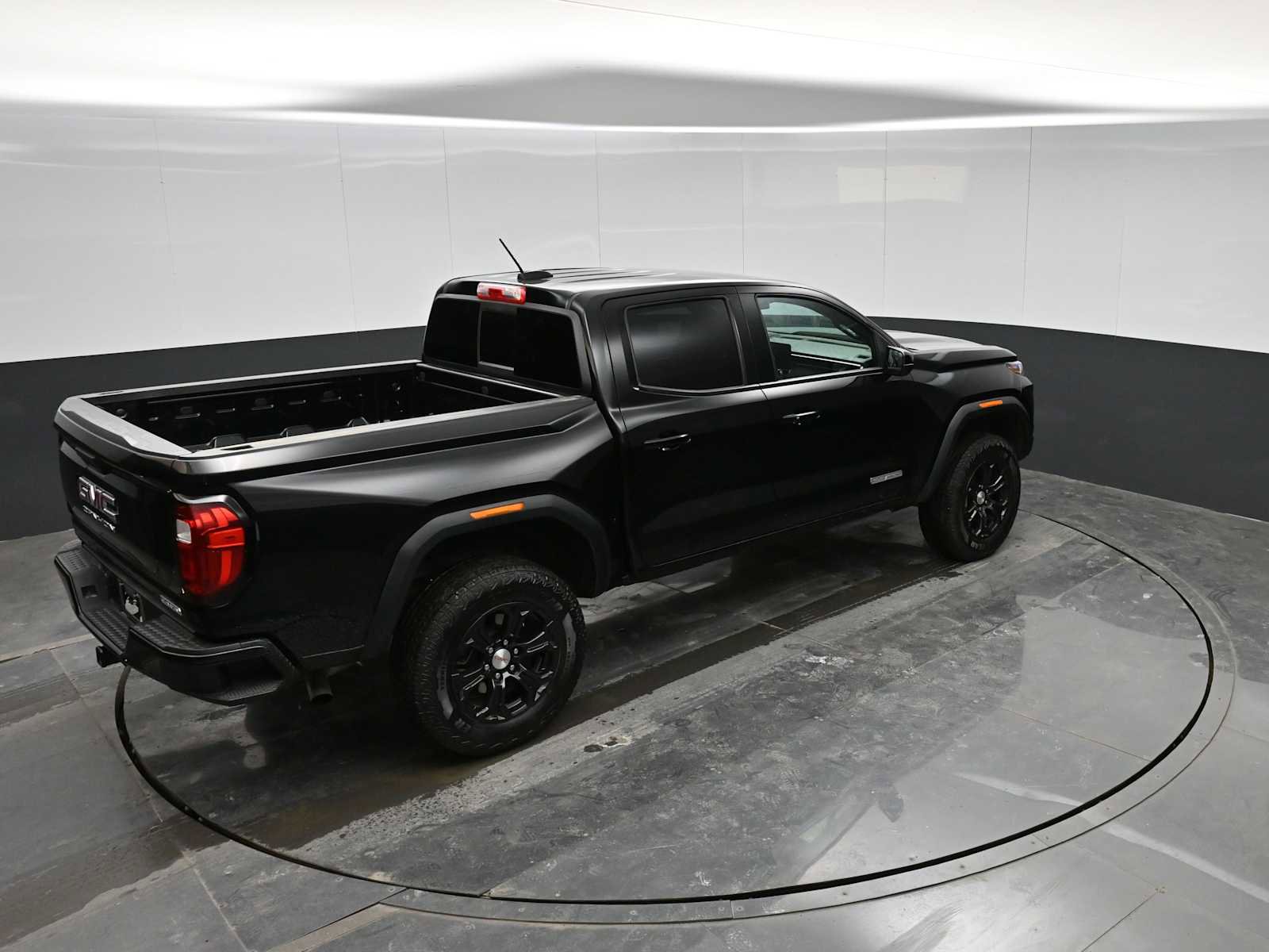 Used 2024 GMC Canyon Elevation w/ Convenience Package image 29