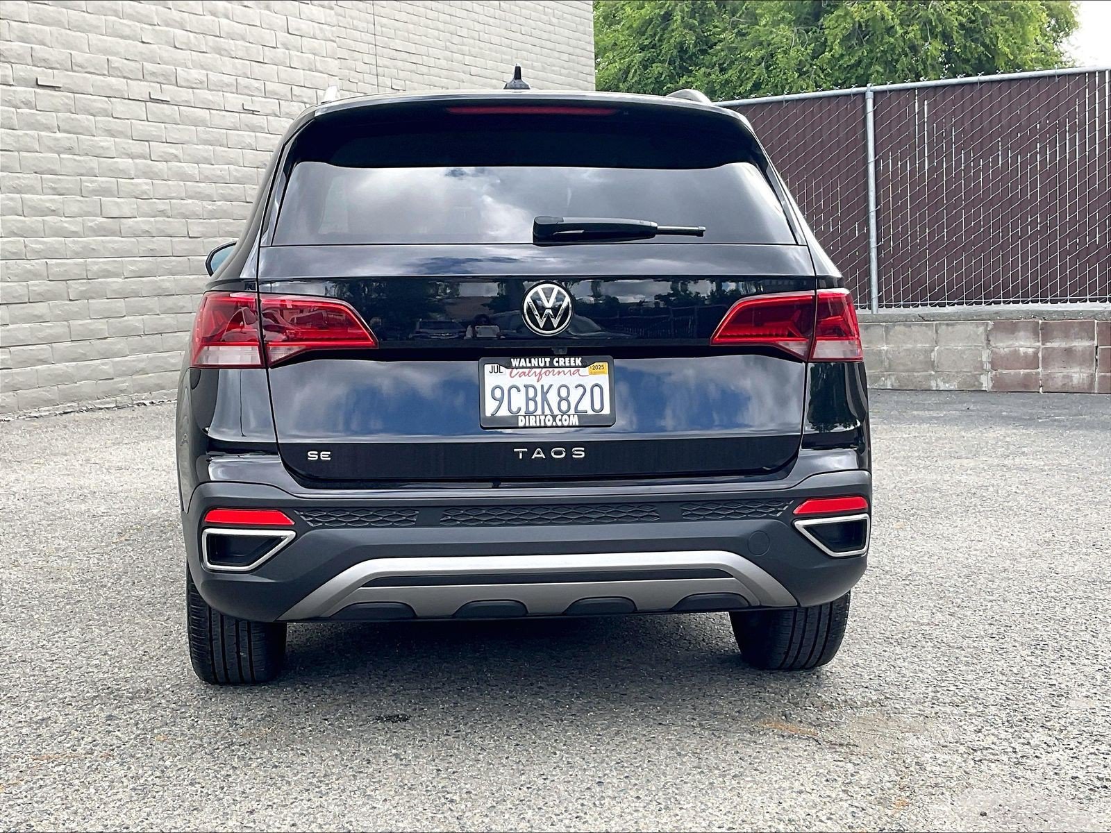 Certified 2022 Volkswagen Taos SE FWD image 3