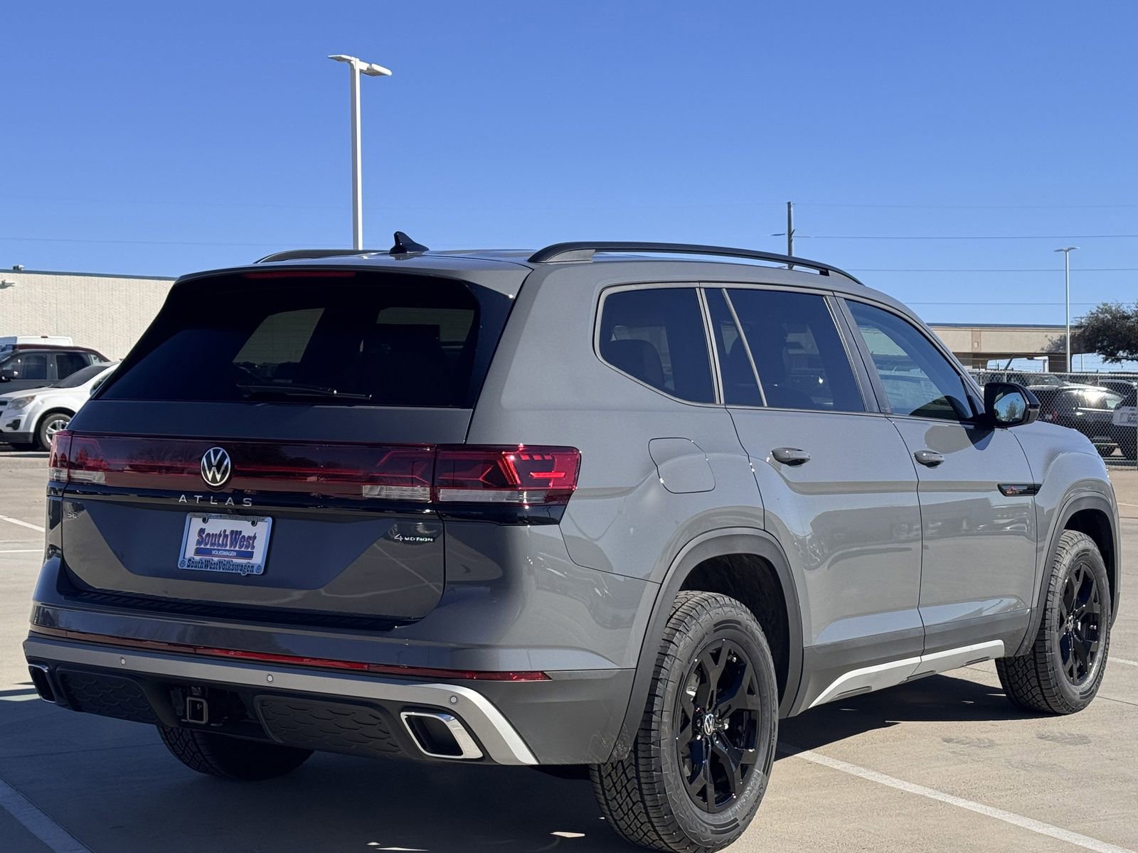 New 2026 Volkswagen Atlas Peak Edition image 4