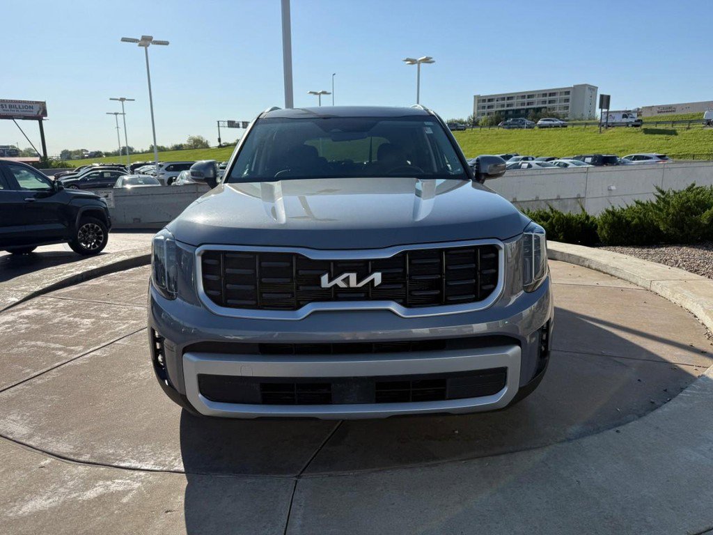 Used 2025 Kia Telluride S AWD/4WD image 11