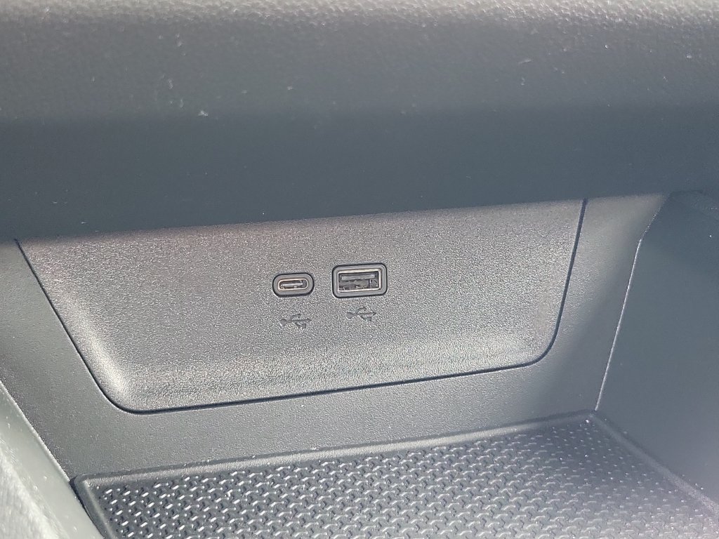 Certified 2026 Chevrolet Equinox LT w/ Safety and Technology Package FWD image 24