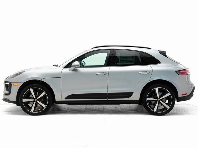 Certified 2025 Porsche Macan AWD/4WD image 2