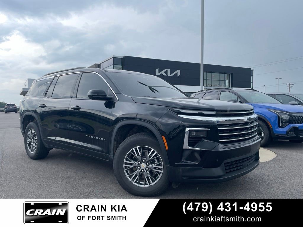 Used 2025 Chevrolet Traverse LT w/ Driver Confidence Package