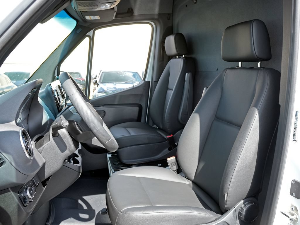 New 2025 Mercedes-Benz eSprinter 170 Cargo image 11