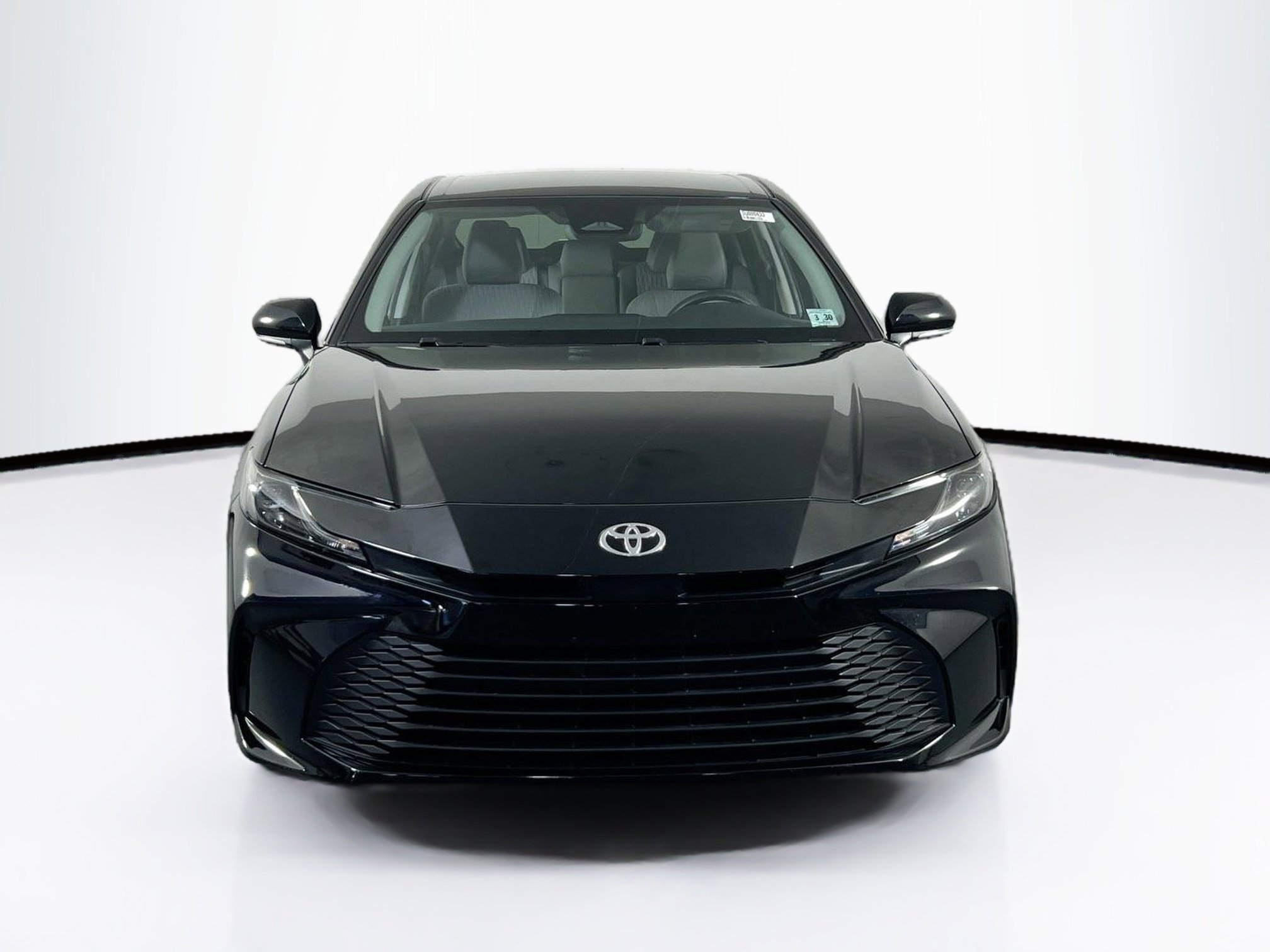 Used 2025 Toyota Camry LE image 2