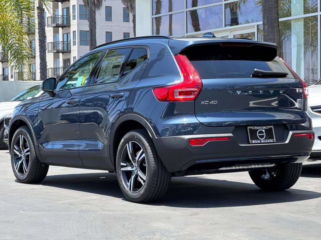 New 2026 Volvo XC40 B5 Core w/ Protection Package Premier AWD/4WD image 3