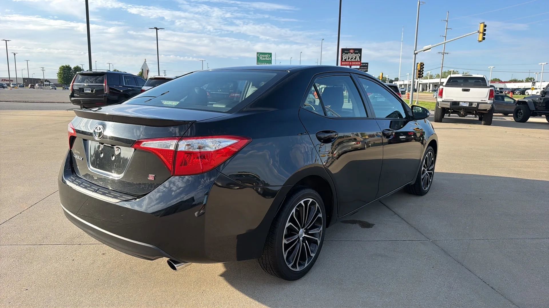 Used 2016 Toyota Corolla S FWD image 17