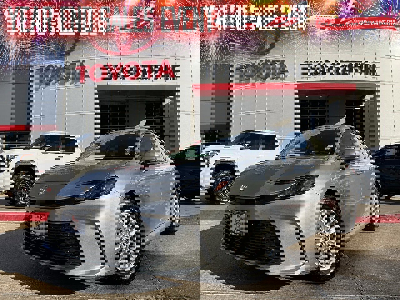 Used 2025 Toyota Camry LE image 1