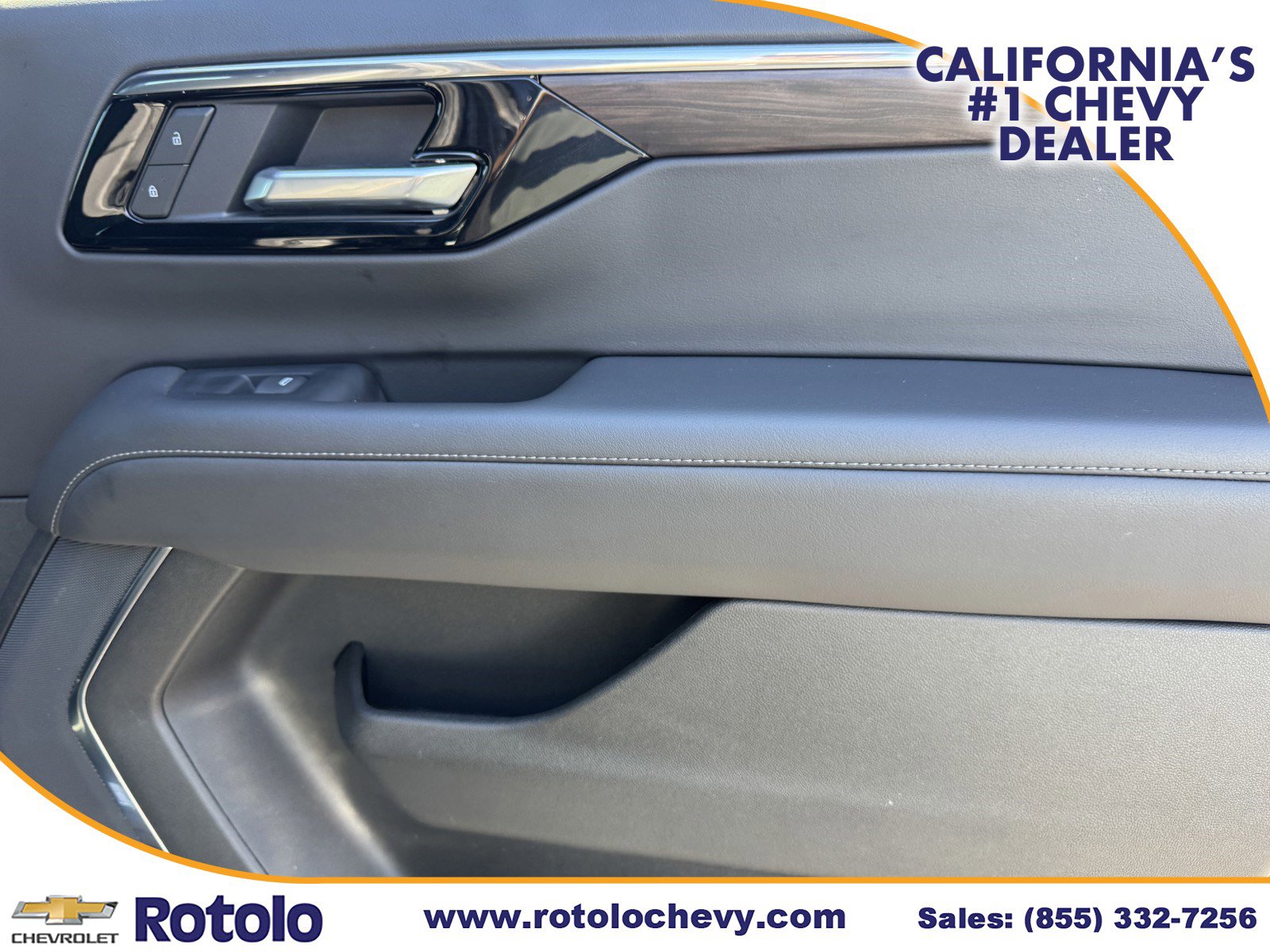 Used 2025 Chevrolet Suburban Z71 image 11