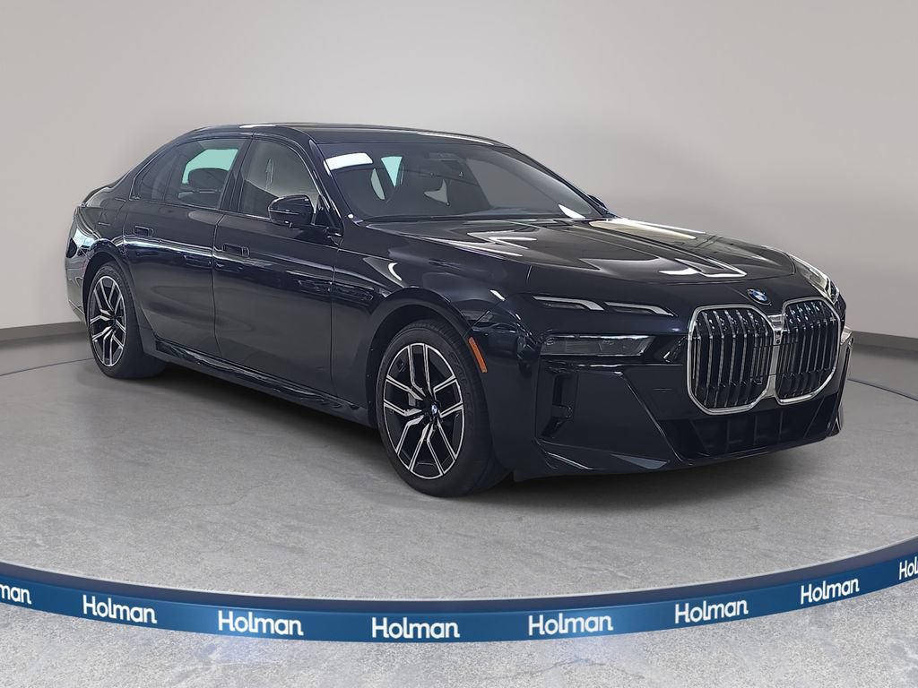 Used 2023 BMW 760i xDrive AWD/4WD image 4