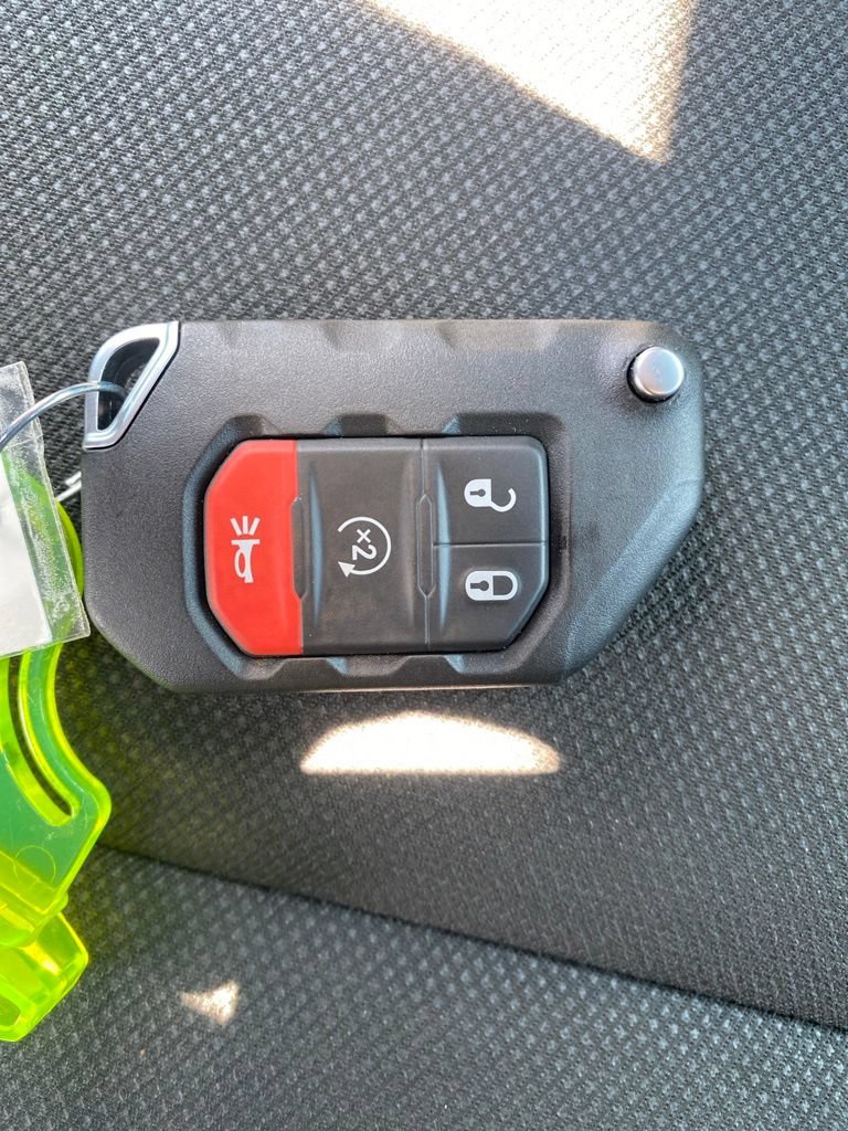 Used 2023 Jeep Gladiator Sport AWD/4WD image 50