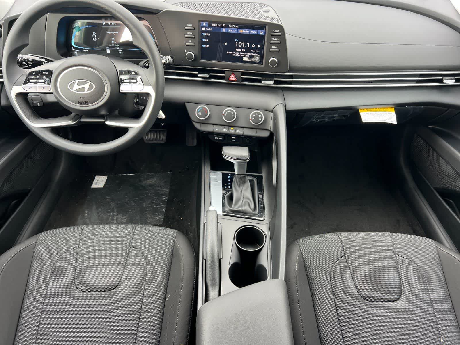 New 2026 Hyundai Elantra SE FWD image 4