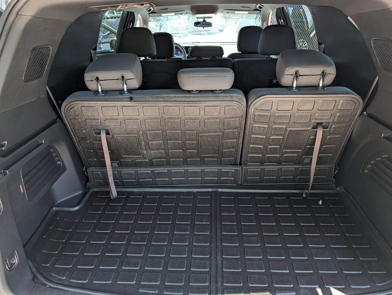 Used 2024 Chevrolet Traverse LS FWD image 21