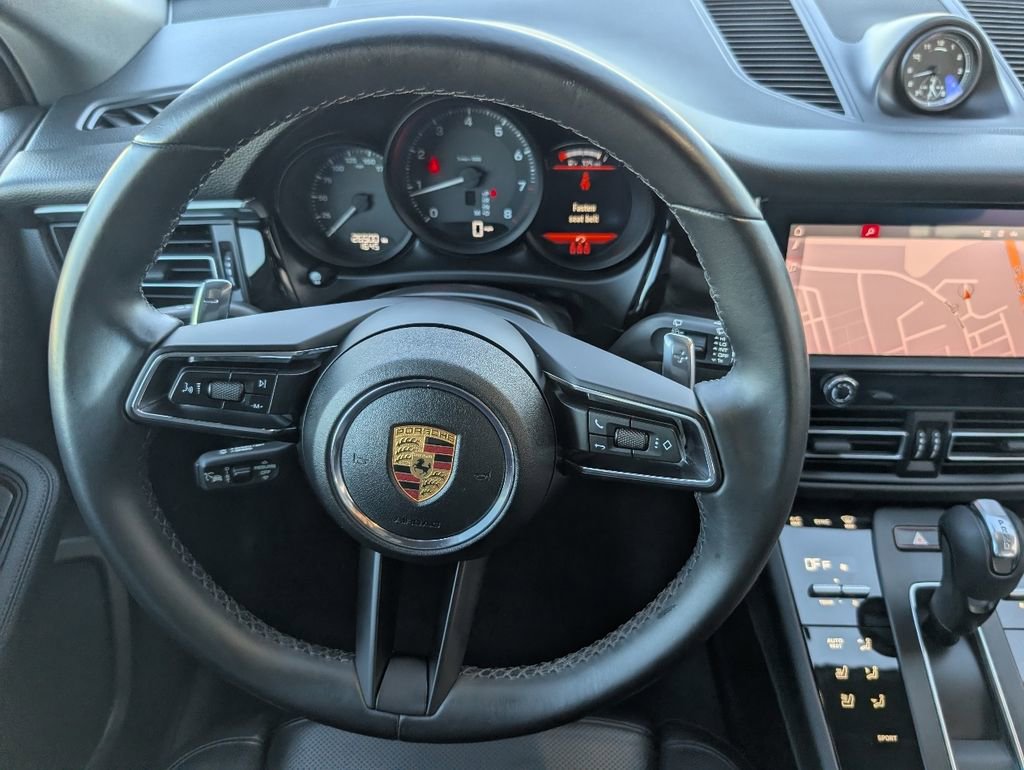 Certified 2022 Porsche Macan image 21