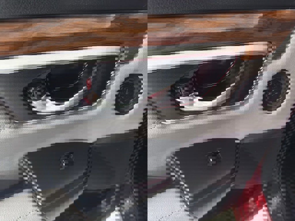 Used 2022 Honda CR-V Touring image 11