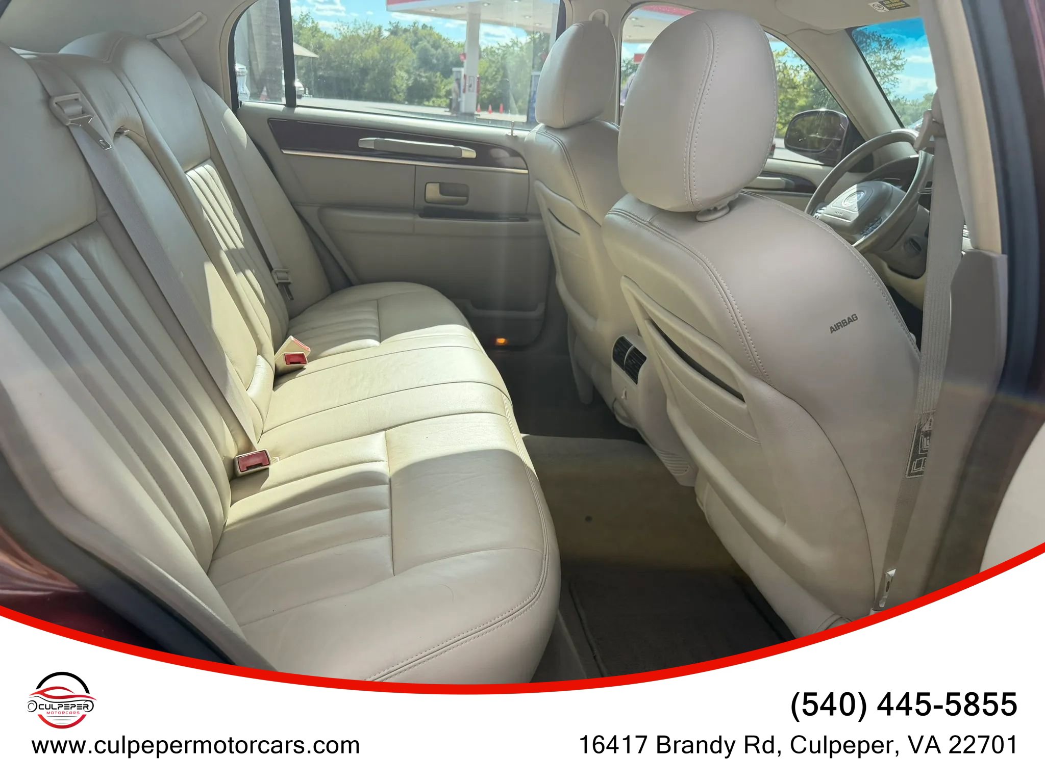 Used 2004 Lincoln Town Car Signature RWD image 12