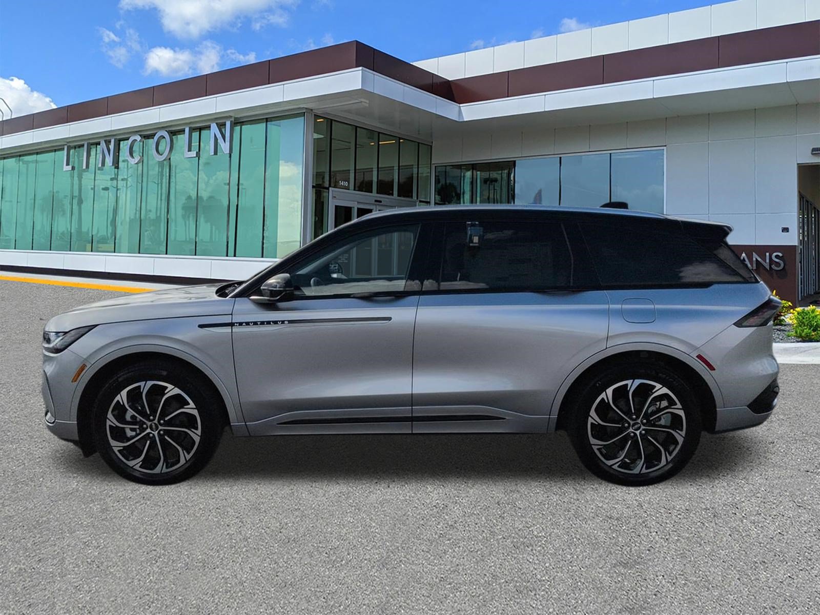 New 2026 Lincoln Nautilus Reserve AWD/4WD image 7
