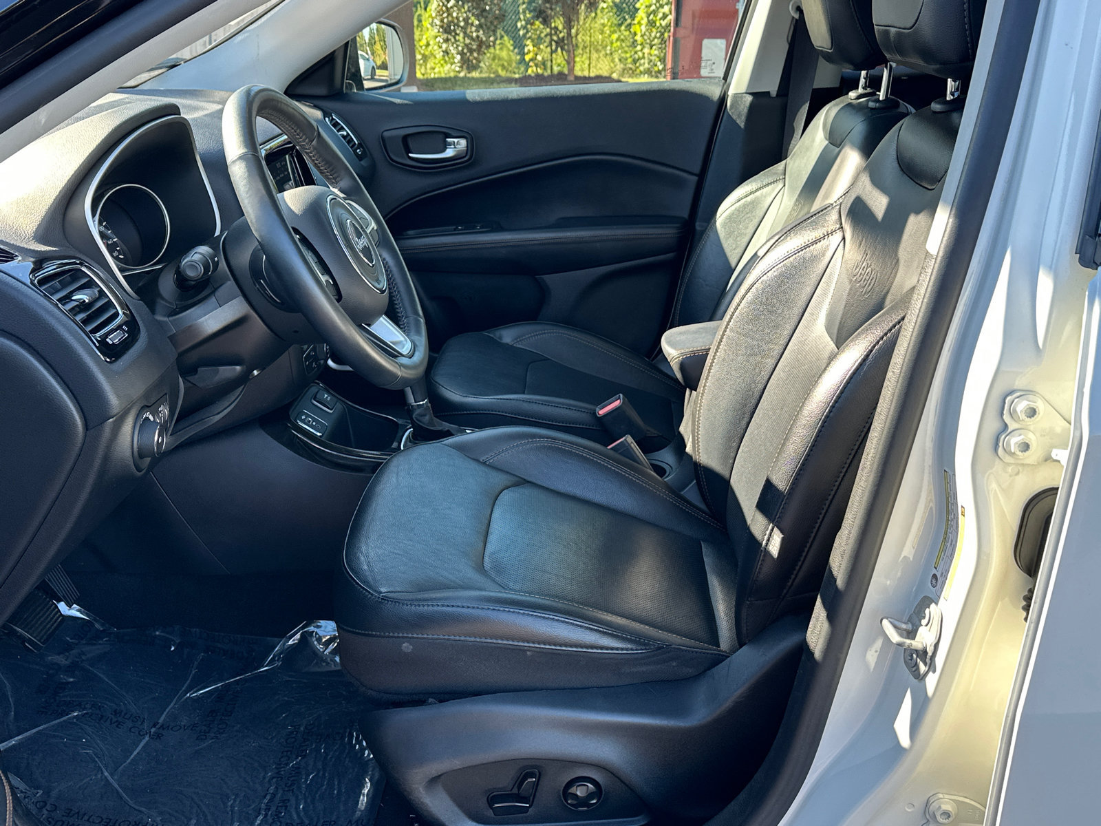 Used 2019 Jeep Compass Limited FWD image 11