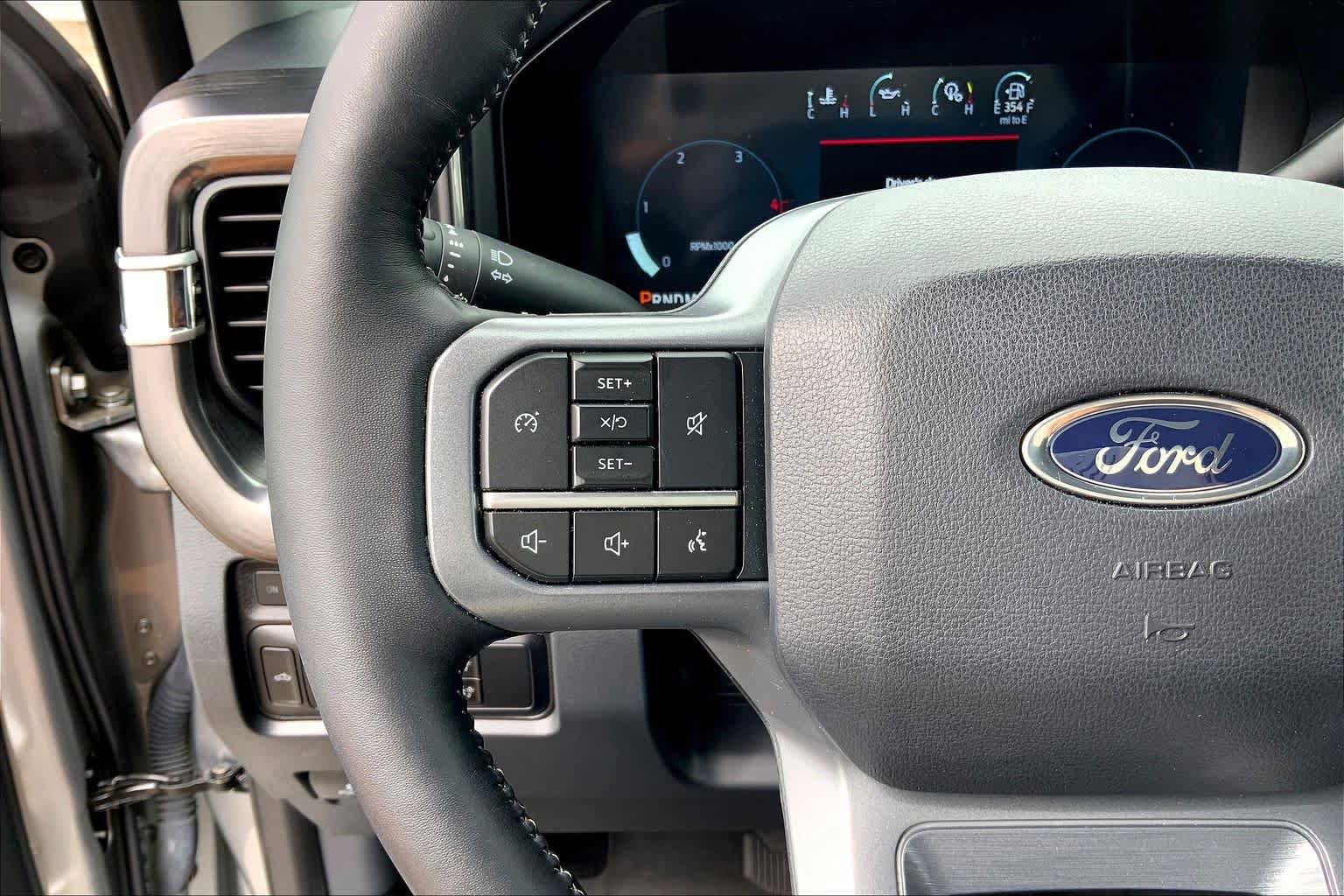 Used 2024 Ford F250 Lariat w/ FX4 Off-Road Package AWD/4WD image 24