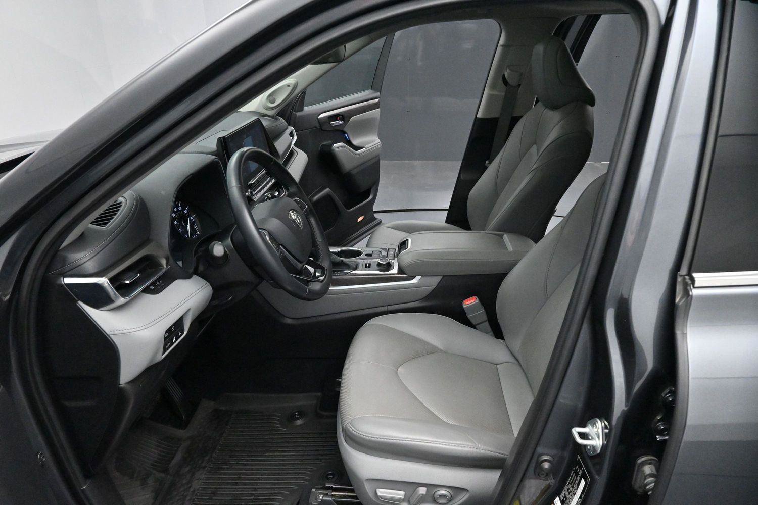 Used 2021 Toyota Highlander Limited AWD/4WD image 12
