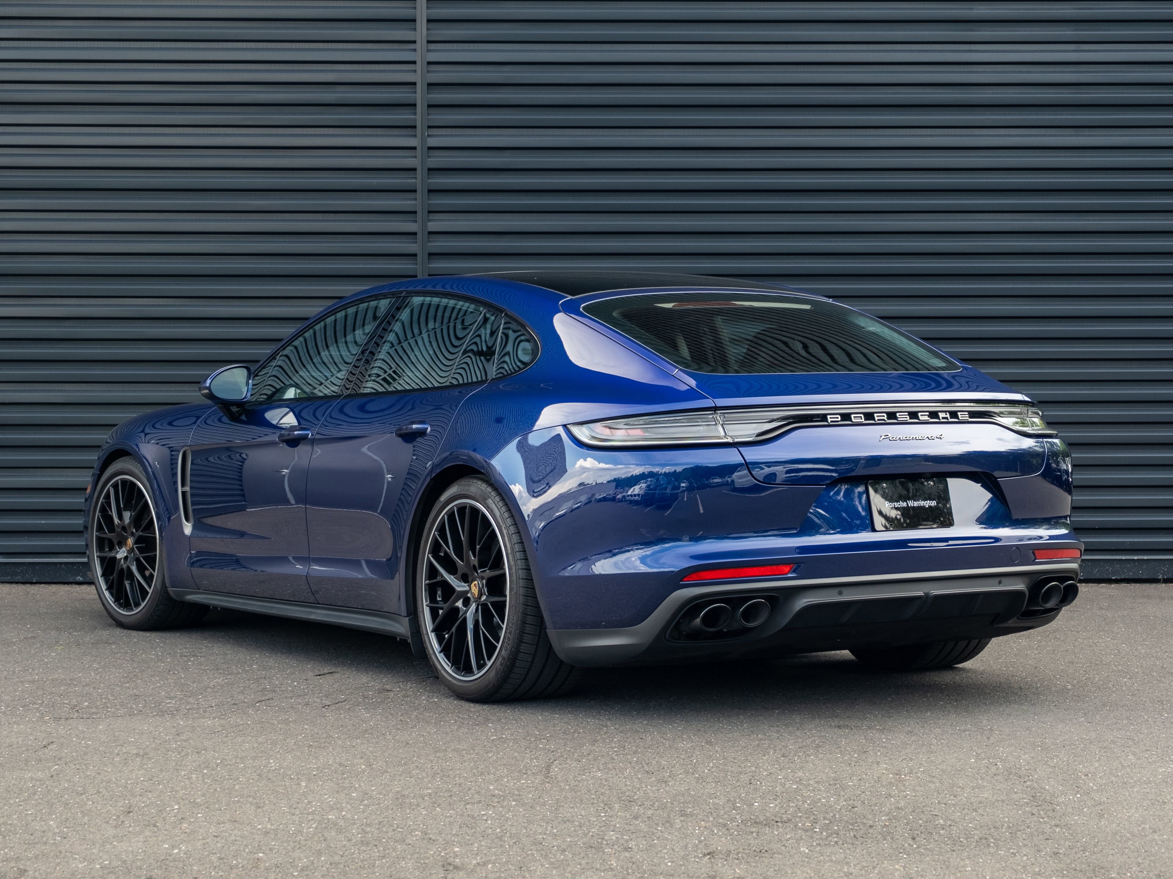 Certified 2022 Porsche Panamera 4 Platinum Edition AWD/4WD image 3