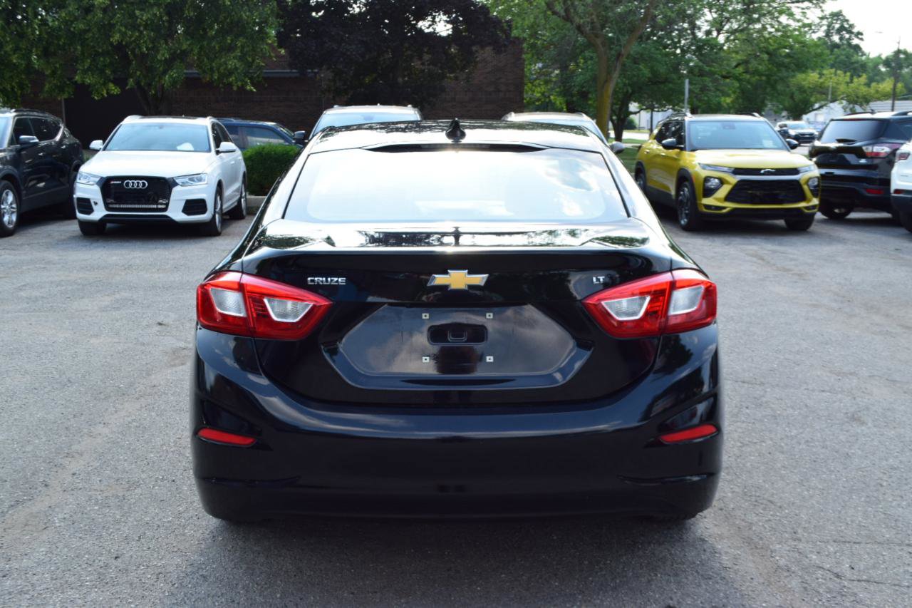Used 2017 Chevrolet Cruze LT FWD image 7