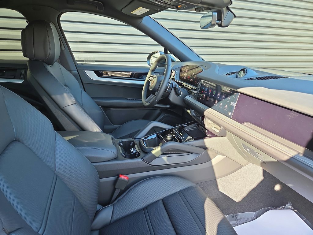 New 2026 Porsche Cayenne Coupe image 18