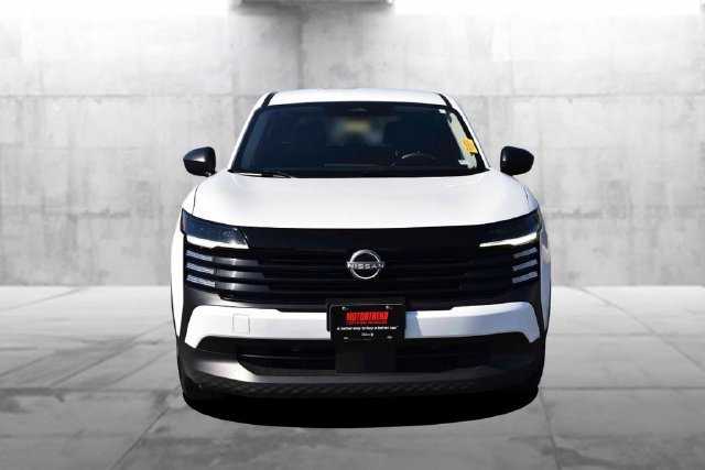 Used 2025 Nissan Kicks S FWD image 4