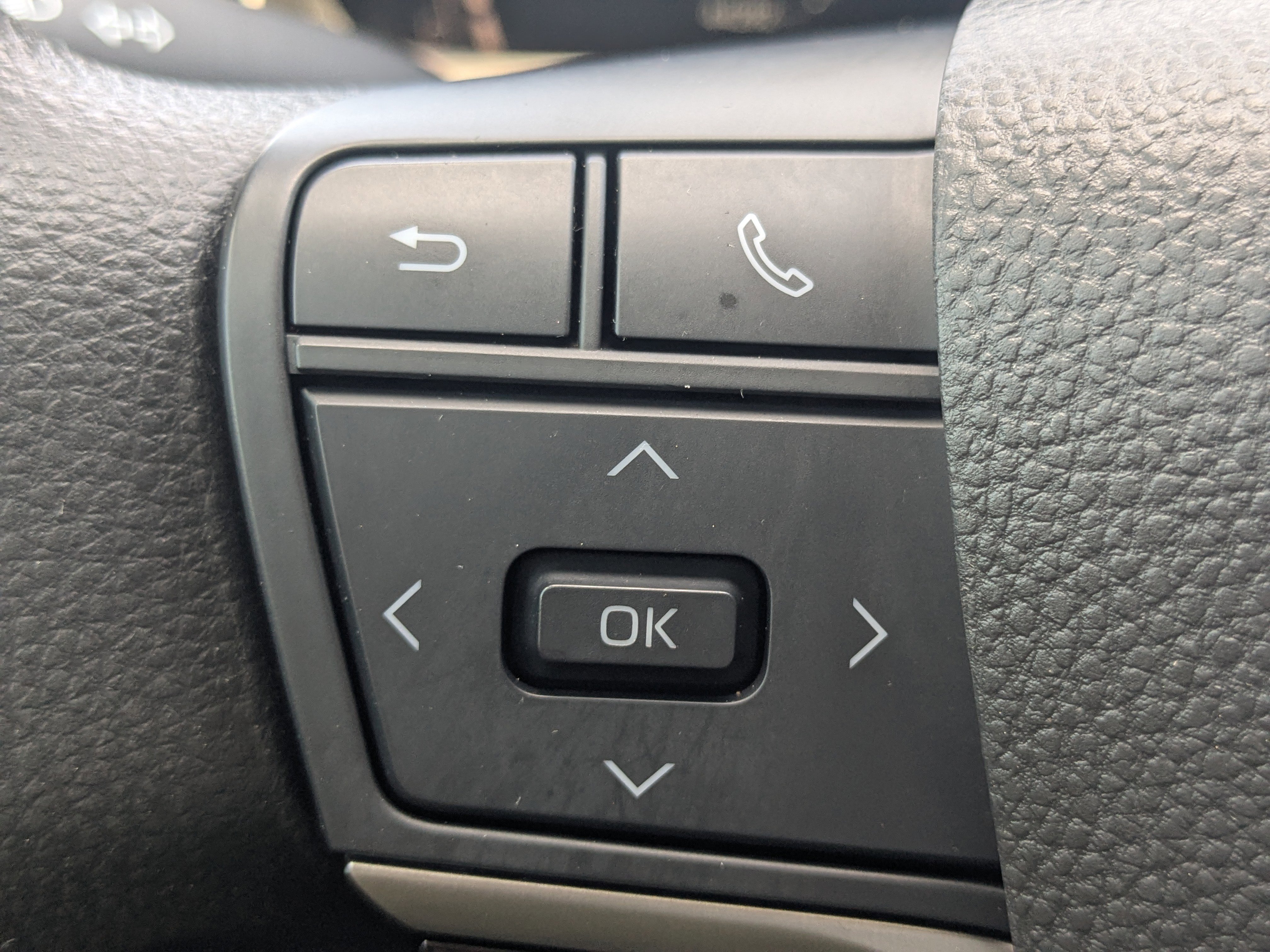 Used 2025 Toyota Camry LE FWD image 30