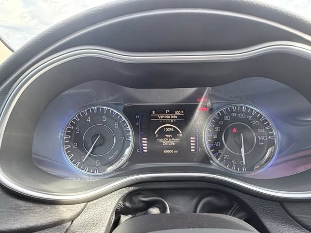 Used 2017 Chrysler 200 Limited Platinum w/ Comfort & Convenience Group FWD image 12