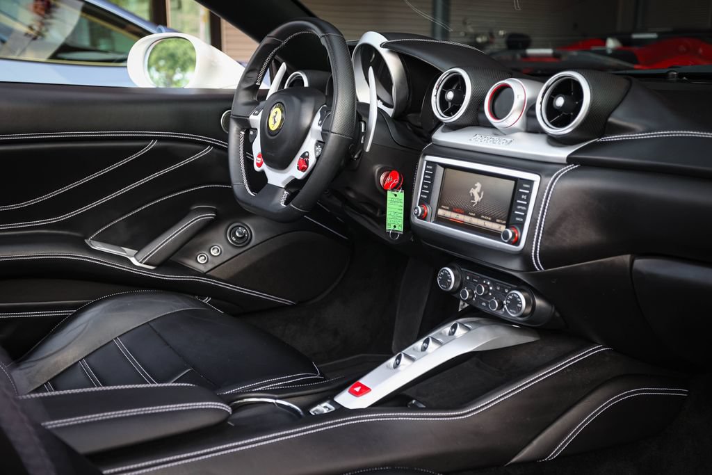 Used 2015 Ferrari California T RWD image 50