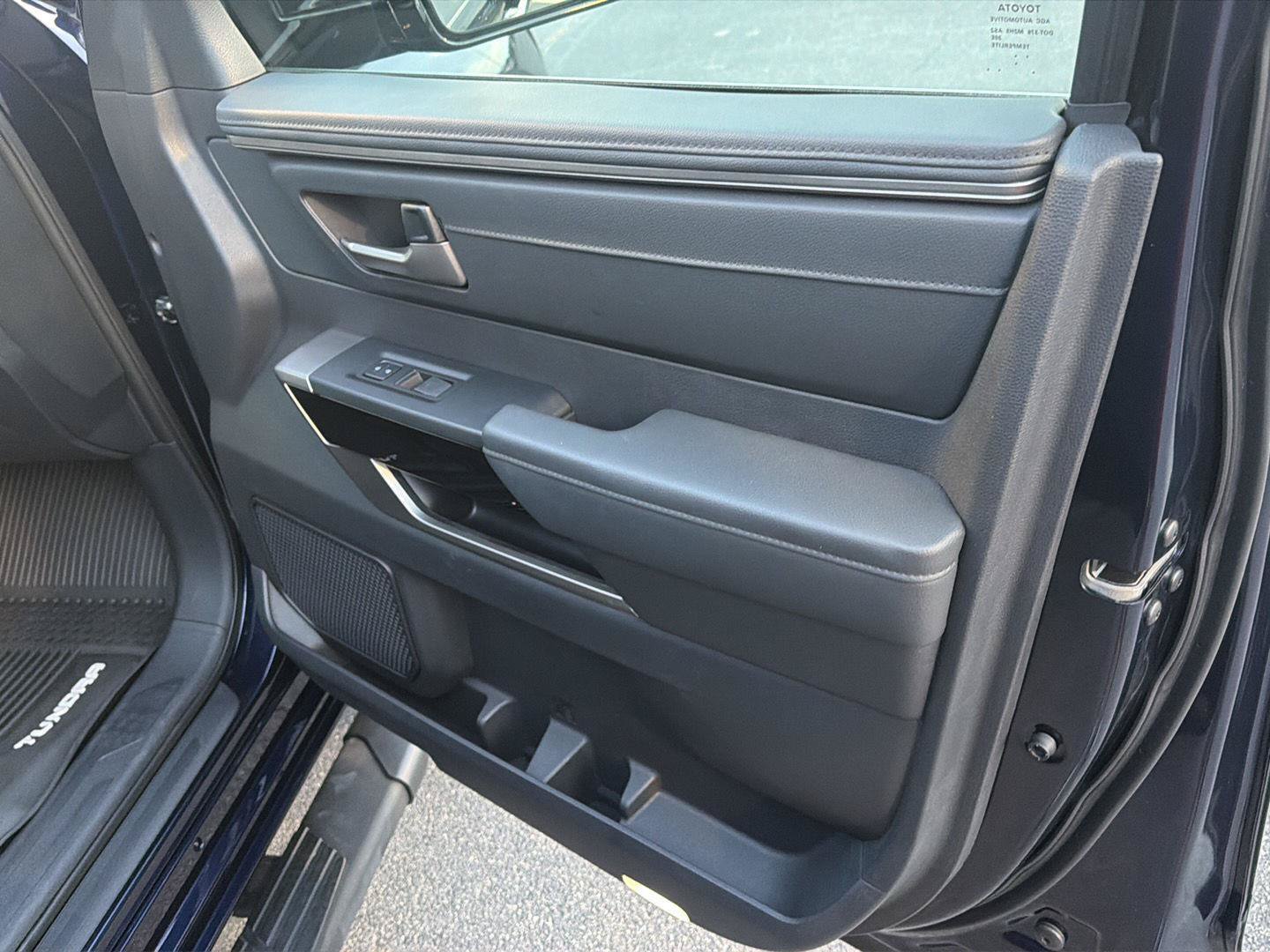 Used 2023 Toyota Tundra Limited AWD/4WD image 15