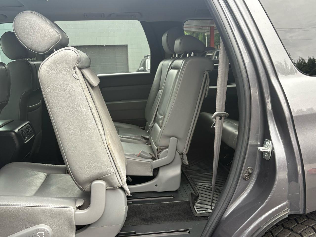 Used 2013 Toyota Sequoia SR5 w/ Premium Pkg AWD/4WD image 35