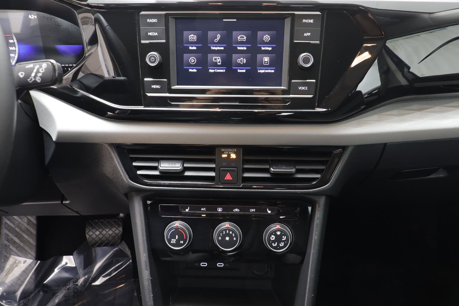 Certified 2024 Volkswagen Taos S image 11